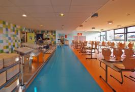 Restaurant haut en couleur pour le groupe scolaire d'Epron (14)