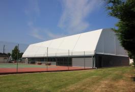 Liaison couverte en tôles ouvragées et tennis couvert à Octeville sur Mer (76)