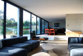 Villa contemporaine dans un écrin de verdure à Saint-Aubin-sur-Mer (76)
