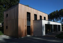 Villa contemporaine dans un écrin de verdure à Saint-Aubin-sur-Mer (76)