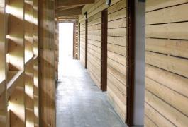 Aires sportives et vestiaires du club de football à Mesnières-en-Bray (76)