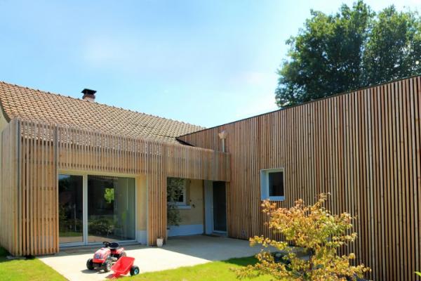 Extension contemporaine d'un pavillon à Bourdainville (76)