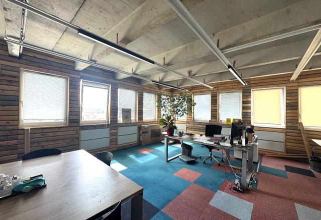 Transformation et aménagement d'un plateau de bureaux pour l'Agence d'urbanisme de Rouen et des Boucles de Seine et Eure à Rouen (76)