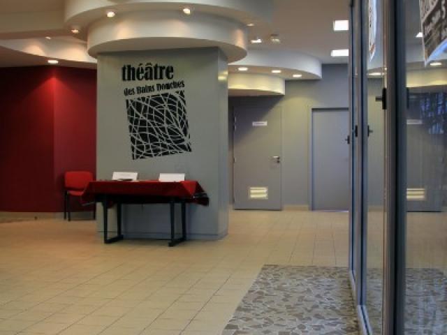 Théâtre des Bains Douches / design des grilles et de l'enseigne