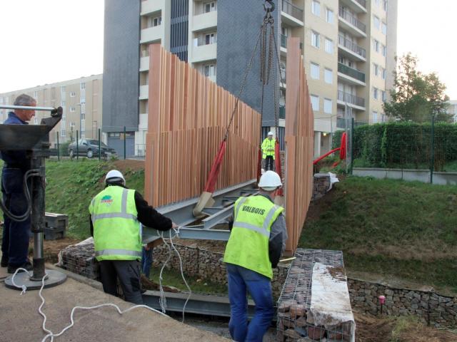 Passerelle piétons et cycles  dans le Quartier Rétimare à Yvetot (76)