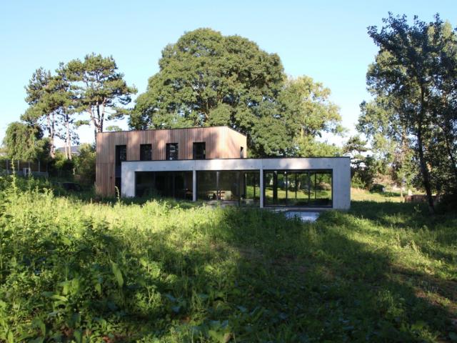 Villa contemporaine dans un écrin de verdure à Saint-Aubin-sur-Mer (76)