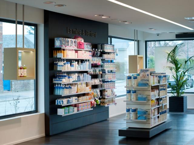 Pharmacie contemporaine, tout de bois vêtue, à Bacqueville-en-Caux (76)