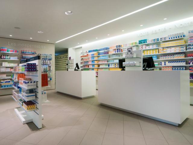 Pharmacie contemporaine, tout de bois vêtue, à Bacqueville-en-Caux (76)